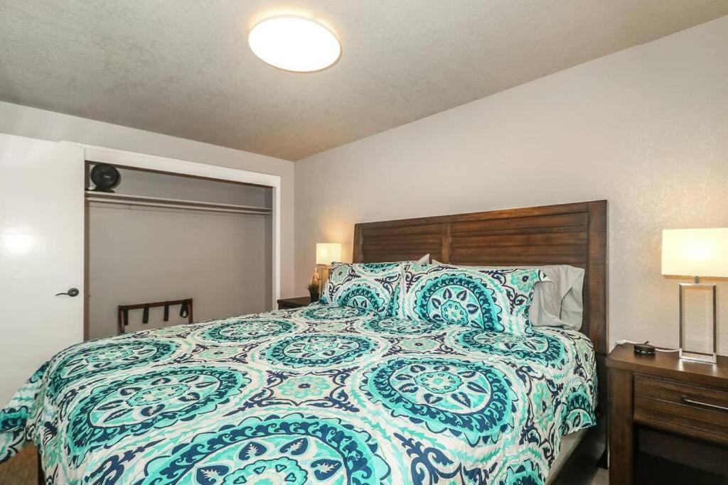 Villa Holly First Floor 2 King Beds Kansas City Exterior foto